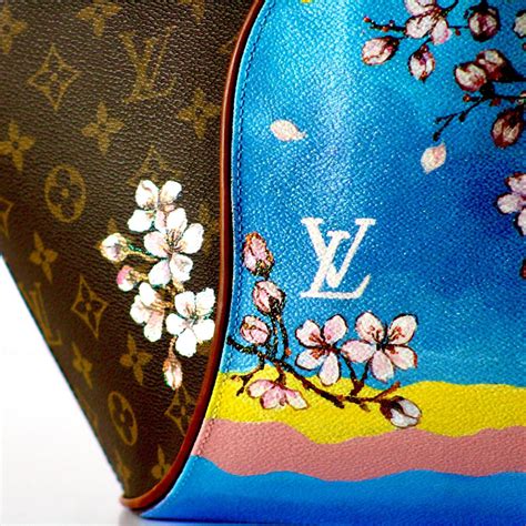 custom paint louis vuitton.